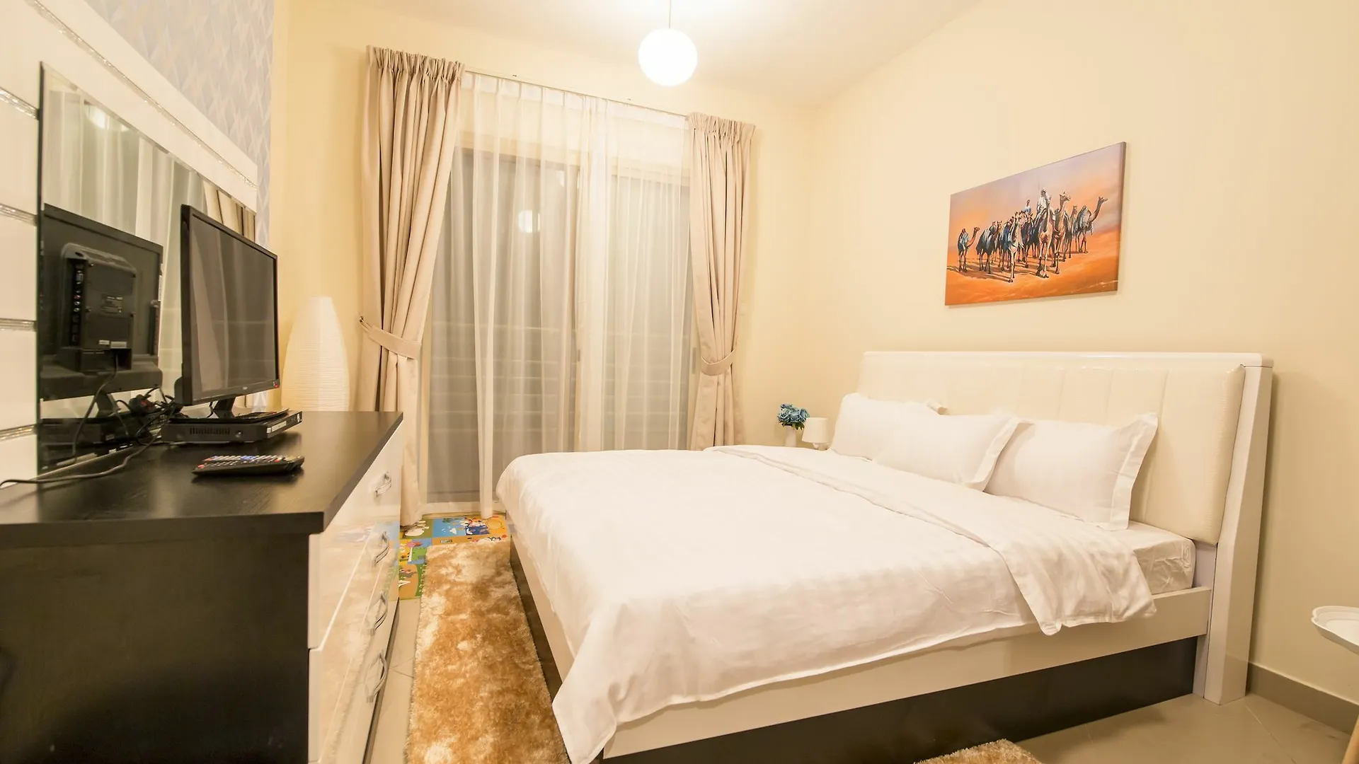 Deluxe Apartment With Lake View Dubai